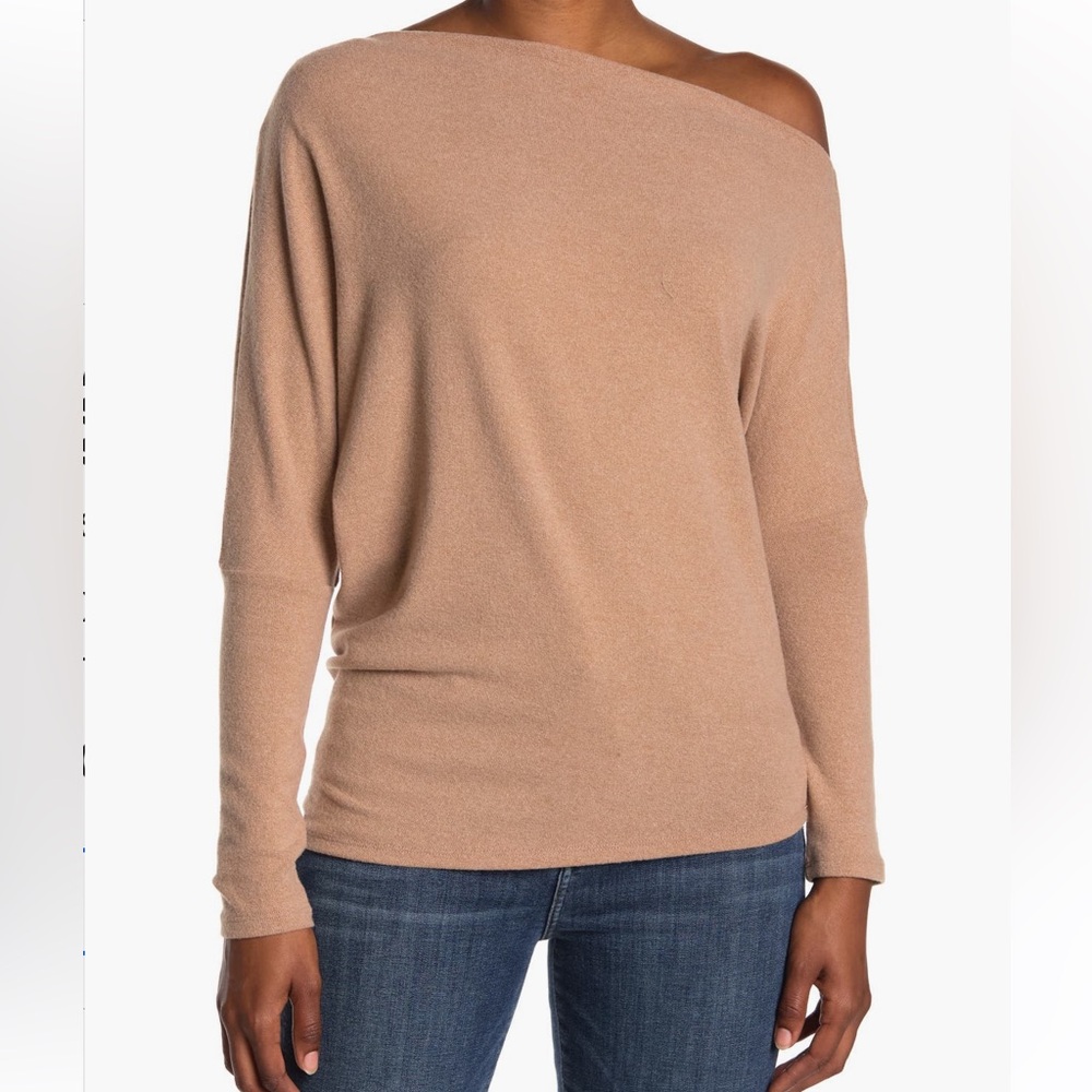 ASTR the Label Off the Shoulder Long Sleeve
Sweater, XL, Tan, Great Condition